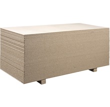Stapel Gipsfaserplatten auf Holzpalette