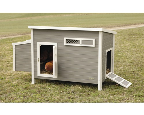 Hühnerstall aus Holz mit Tür und Rampe
