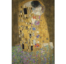 Das Gemälde Der Kuss von Gustav Klimt zeigt ein Paar, das sich inmitten einer Blumenwiese umarmt.