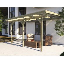 Holz-Terrassenüberdachung mit Gartenmöbeln auf der Terrasse