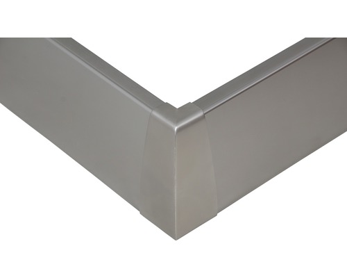 Detailansicht eines silberfarbenen Eckprofils
