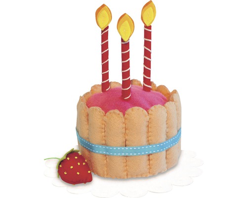 Dekorativer Geburtstagskuchen aus Stoff mit Kerzen und Erdbeere