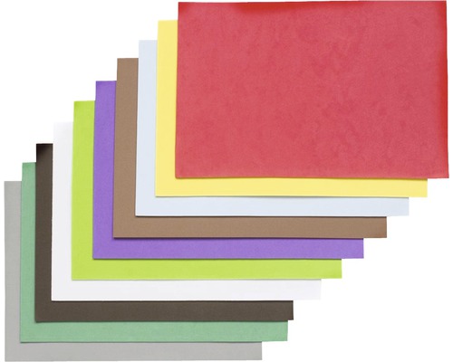Stapel farbiger Papierbögen für Bastelarbeiten
