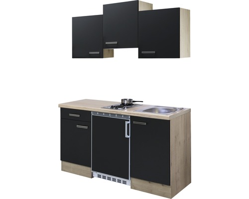 Kompakte Küche mit Unterschränken, Spüle, Kochfeld und Hängeschränken