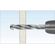 Bohrer bohrt durch Material