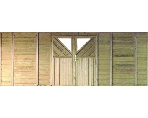 Holztor mit Doppeltür und Fenster