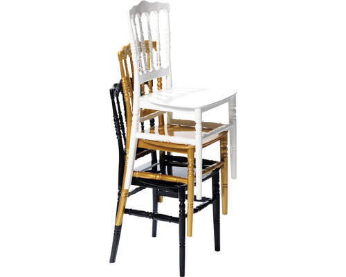 Stapel mit drei Chiavari-Stühlen