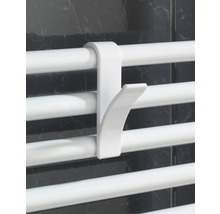 Weißer Haken an einem Heizkörper zum Trocknen von Handtüchern