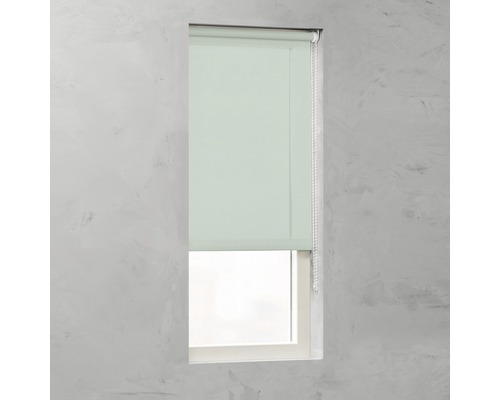 Innenrollo am Fenster mit Kettenzug