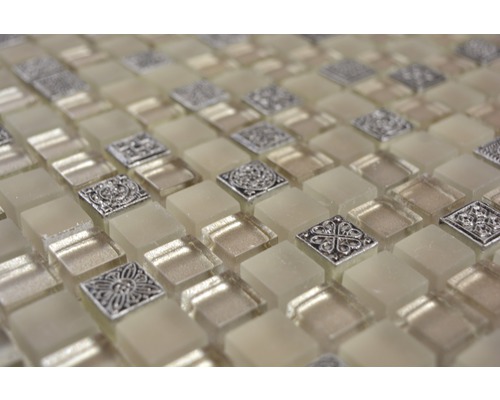 Mosaikfliese mit Glas und Ornamenten