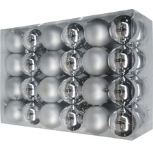 Verpackung mit Weihnachtskugeln in matter und glänzender Optik