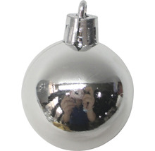 Silberne Christbaumkugel mit Aufhänger