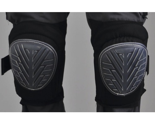 Nahaufnahme von Knieschützern an Arbeitshosen für zusätzlichen Schutz