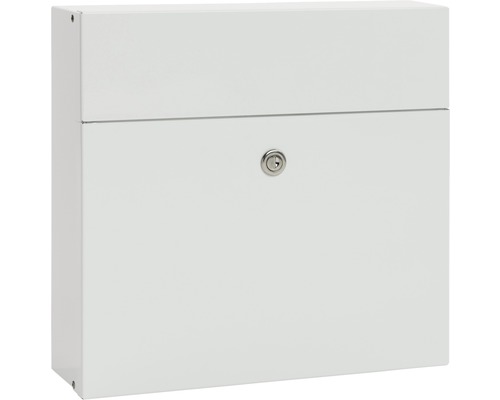 Weißer Briefkasten mit Schloss