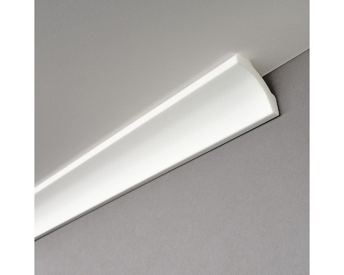 Deckenleiste aus Kunststoff, montiert an Wand und Decke
