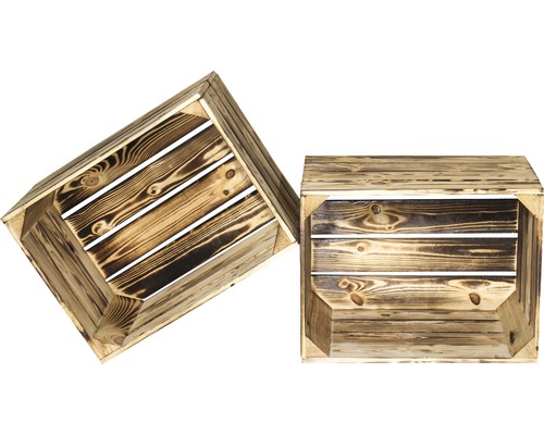 Zwei Holzkisten mit Regalböden