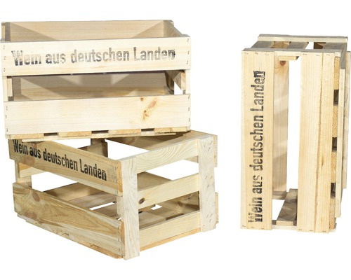 Holzkisten mit der Aufschrift Wein aus deutschen Landen