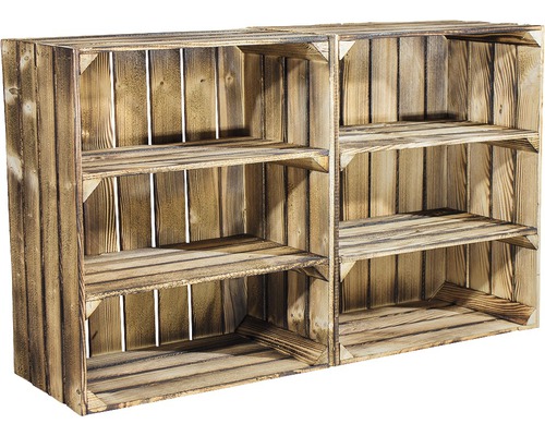 Regal aus vier Holzkisten