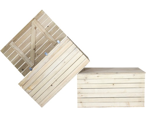 Holzkiste mit geöffnetem Deckel