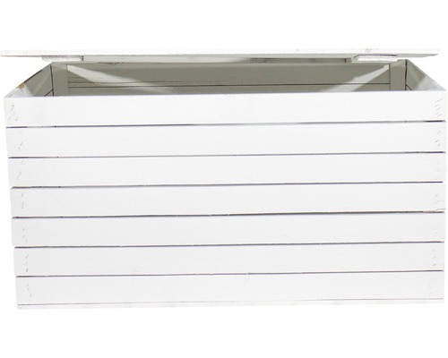 Geöffnete weiße Gartentruhe aus Holz