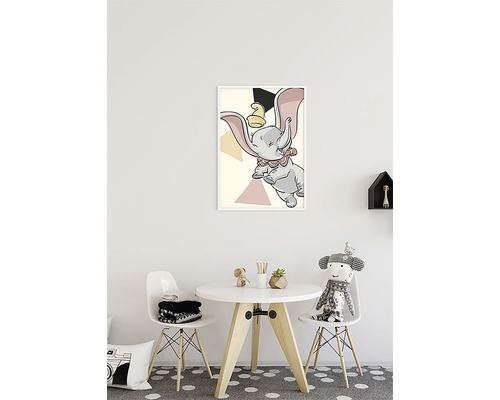 Gerahmtes Dumbo-Poster im Kinderzimmer
