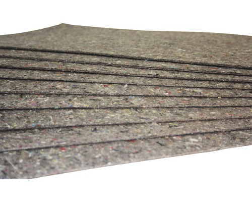 Mehrere Umzugsdecken gestapelt