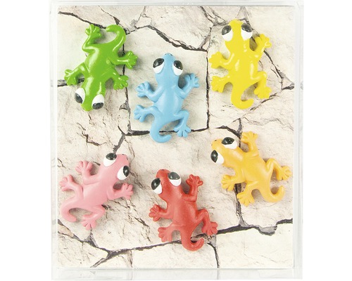 Sechs bunte Gecko-Figuren auf einem strukturierten Untergrund