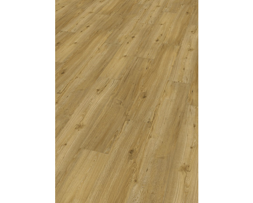 Heller Laminatboden in Holzoptik