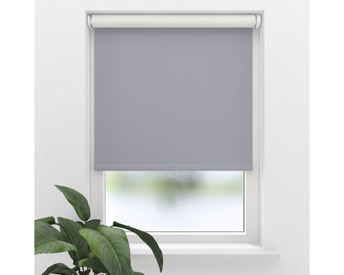 Fenster mit manuellem Rollo