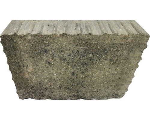 Betonpflasterstein mit geriffelter Oberfläche