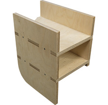 Holzstuhl mit zwei Fächern