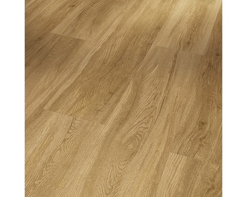 Nahaufnahme von Laminatboden in Holzoptik