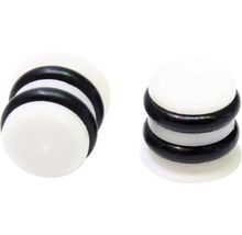 Zwei Piercing Plugs aus Kunststoff mit Gummiringen