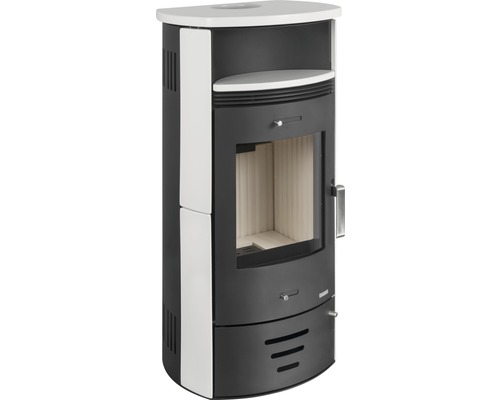 Kaminofen mit Brennkammer und Ablagefläche