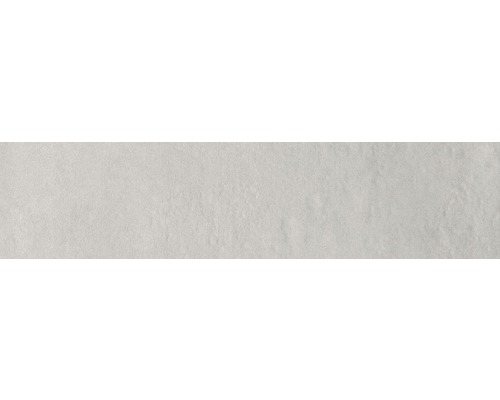 Feinsteinzeug Sockelfliese Metropolis grey 7x30 cm silber Tapete mit Putzstruktur