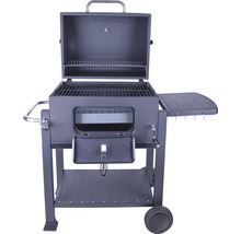 Holzkohlegrill mit geöffnetem Deckel und Seitenablage