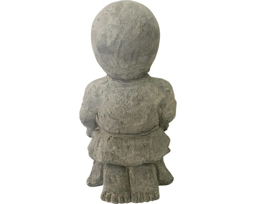 Rückansicht einer Gartenfigur aus Stein