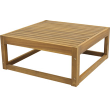 Quadratischer Holztisch für den Außenbereich