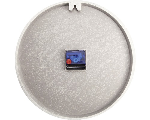 Rückseite einer runden Wanduhr mit Uhrwerk