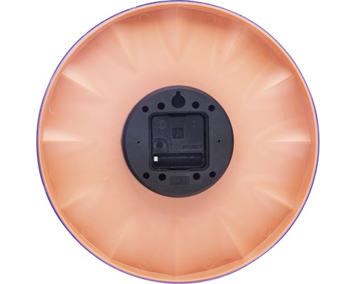 Rückseite einer Wanduhr mit Uhrwerk