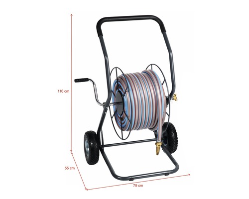 Gartenschlauchwagen mit Schlauch und den Maßen 110 cm Höhe, 55 cm Breite und 79 cm Tiefe.