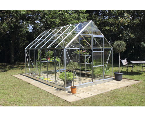 Gewächshaus Halls Universal 128 Sicherheitsglas 3 mm 257 x 384 cm aluminium Gewächshaus mit Pflanzen im Garten