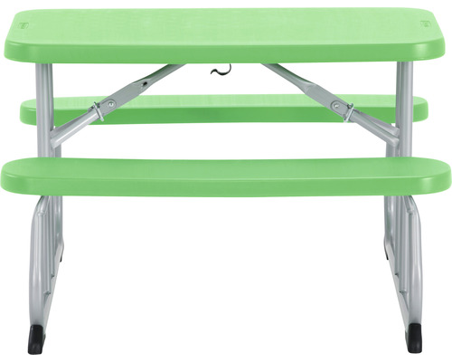 Grüner Kindertisch mit Bänken
