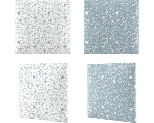 Vier Stoffmuster mit Weltraum Motiven wie Raketen und Planeten