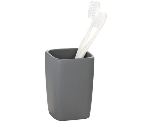 Zahnbürsten in einem Zahnputzbecher