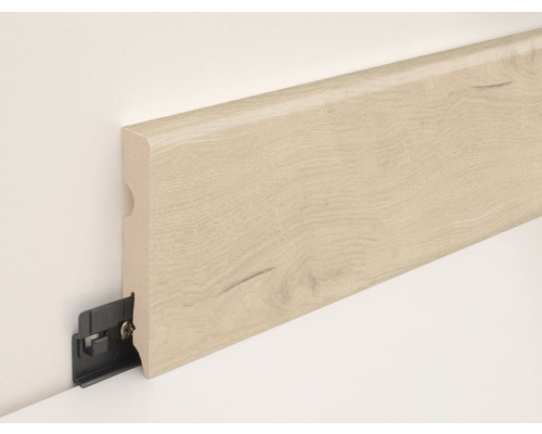 Sockelleiste aus Holz mit Befestigung