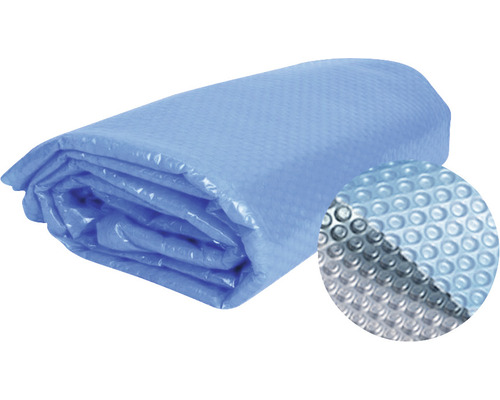 Aufgerollte Poolabdeckung aus Folie