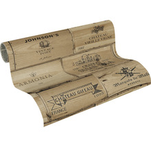 Tapetenrolle mit Holzboxen und Weinetiketten Muster