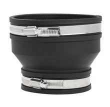 Schwarzer Abwasserverbinder mit zwei Schlauchschellen