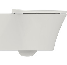 Wandhängendes WC mit WC-Sitz